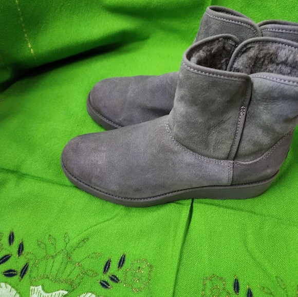 UGG Women's Classic Mini II Winter Boots Grey Ankle Authentic Size8 - Picture 11 of 15